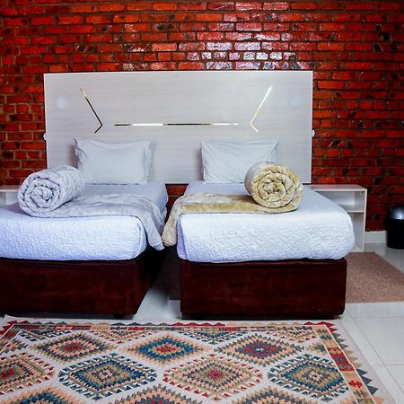 Stephen Margolis Resort Harare Exteriör bild